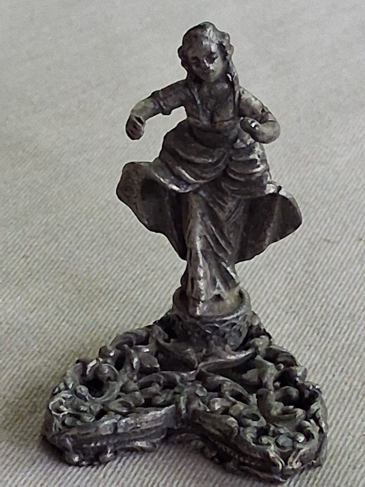 Metalen beeldje "dansende vrouw", Ophalen of Verzenden
