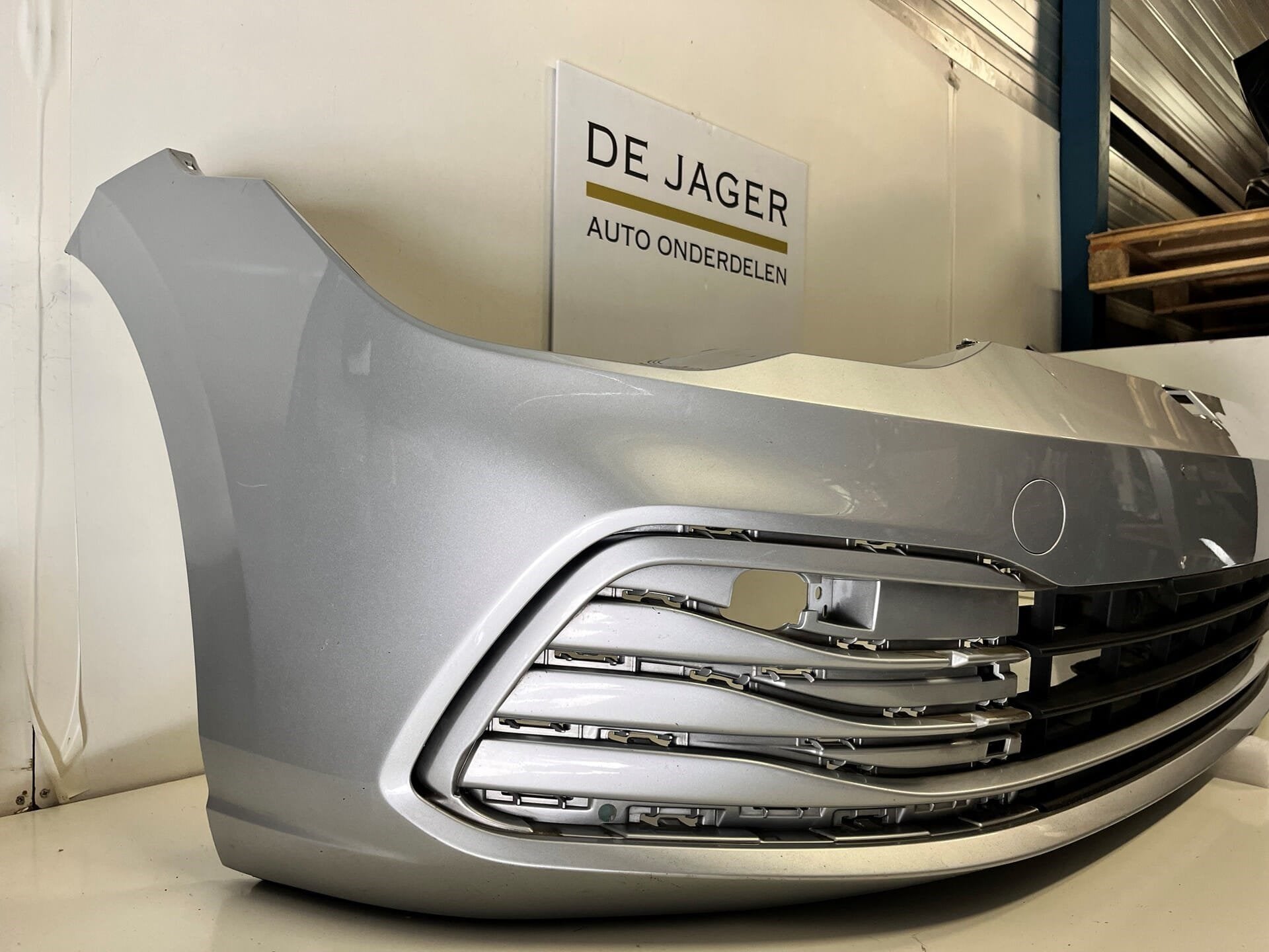 VW Golf 8 VIII VOORBUMPER BUMPER + GRILL 5H6807221J, Gebruikt, Volkswagen AG, Bumper, Berliner Ring 2
38440  Wolfsburg, DE