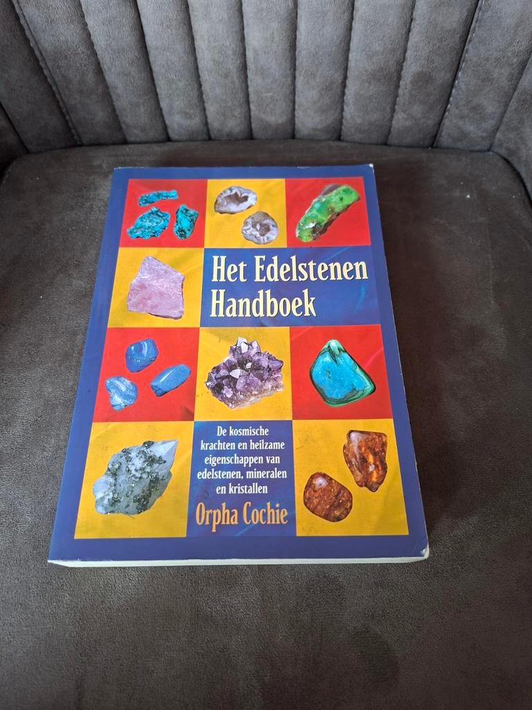 Het Edelstenen Handboek - Kosmische krachten ene, Gelezen, Orpha Cochie, Spiritualiteit algemeen, Ophalen of Verzenden