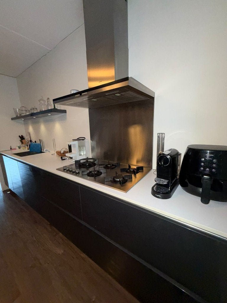 ANTRACIETGRIJZE HOOGGLANS DUBBELWANDIGE KEUKEN GEDEMONTEERD, Dubbelwandige keuken, Ophalen of Verzenden, Zo goed als nieuw, Kunststof