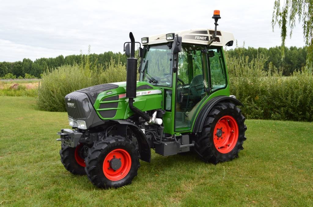 Fendt 210V Vario Profi Smalspoor/Fruitteelttractor, Gebruikt, Fendt, Meer dan 10000