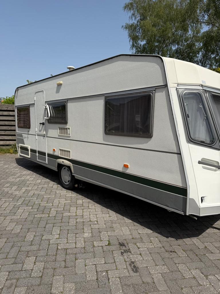 Chateau Cantara 520 - Ruime en complete caravan, Chateau, Rondzit, 7 tot 8 meter, Particulier
