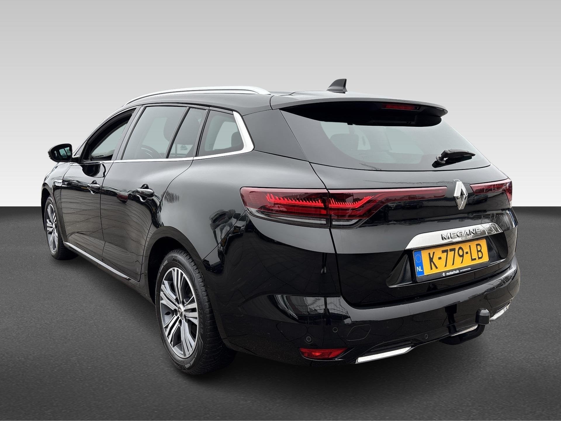 Renault Mégane Estate 1.3 TCe 140pk Automaat Intens, Gebruikt, 4 cilinders, Zwart, Origineel Nederlands