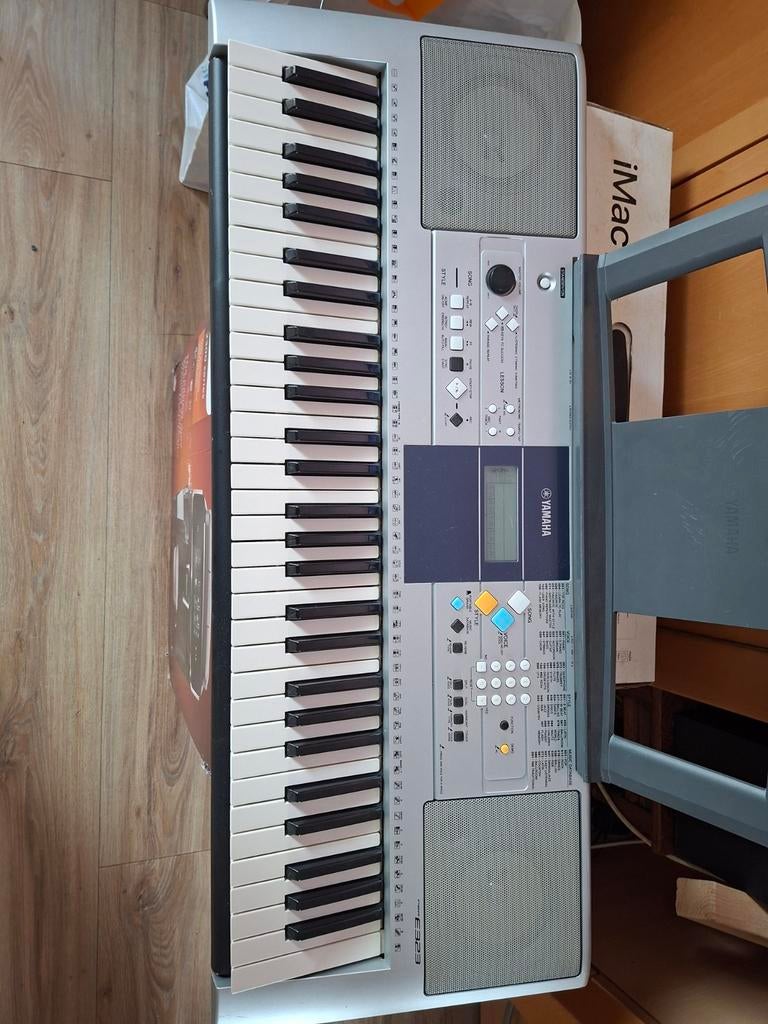 Yamaha keyboard - Ideaal voor beginners, Yamaha, Ophalen of Verzenden, Met standaard, 61 toetsen