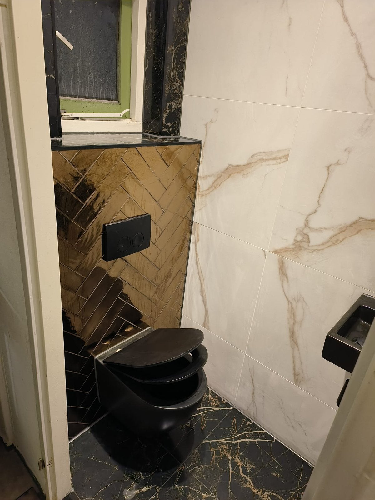 Timmerwerk , badkamer renovatie , aanbouw dakopbouw aannemer, Ophalen of Verzenden