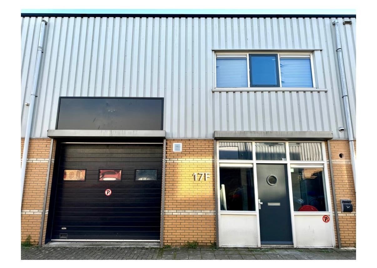 ruimte te huur in Zaandam - Boven en Beneden, Huizen en Kamers, Kamers te huur, Overige regio's