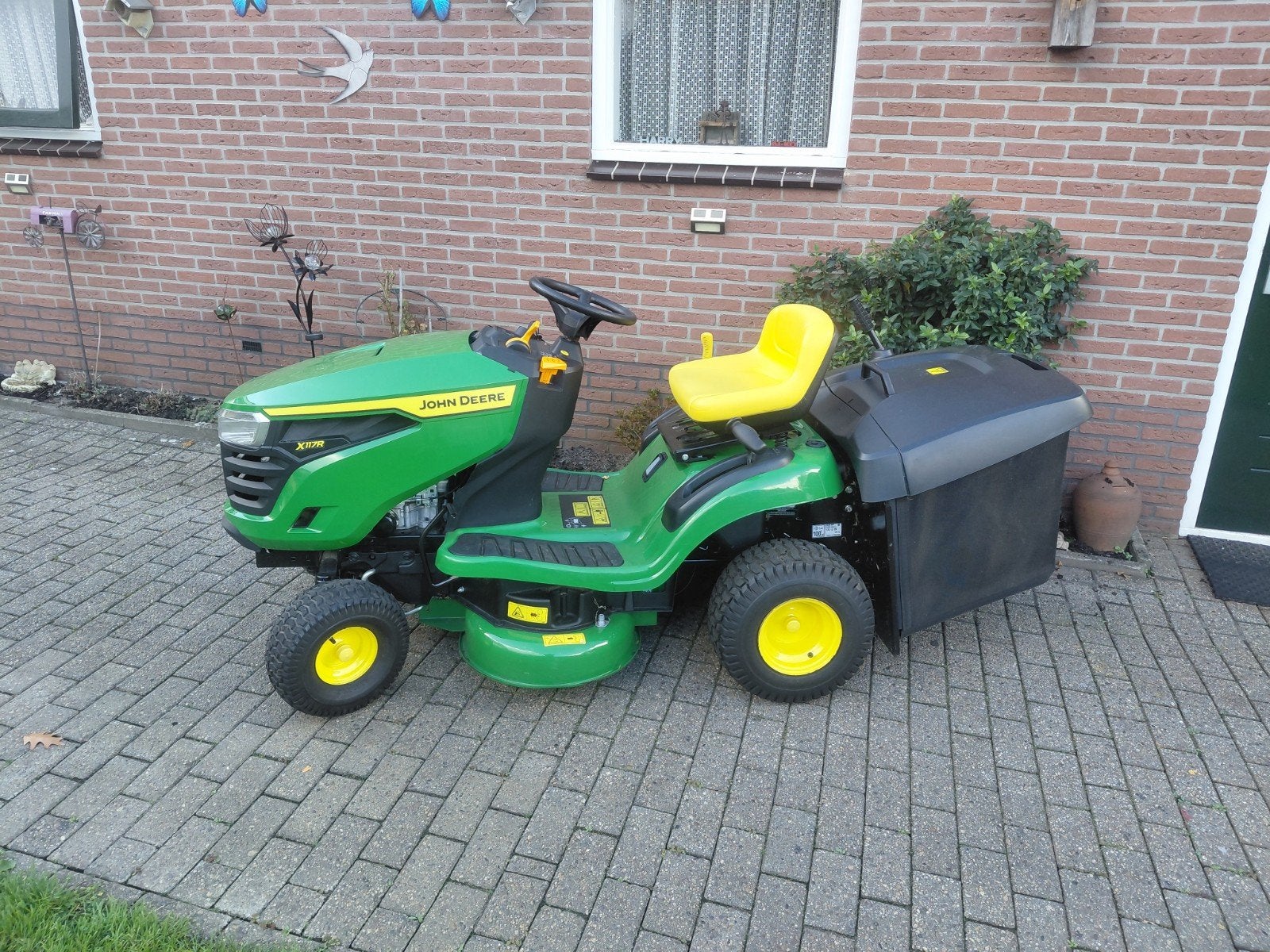 John Deere X177R zitmaaier, Zo goed als nieuw, Elektrische starter, 90 tot 120 cm, Ophalen
