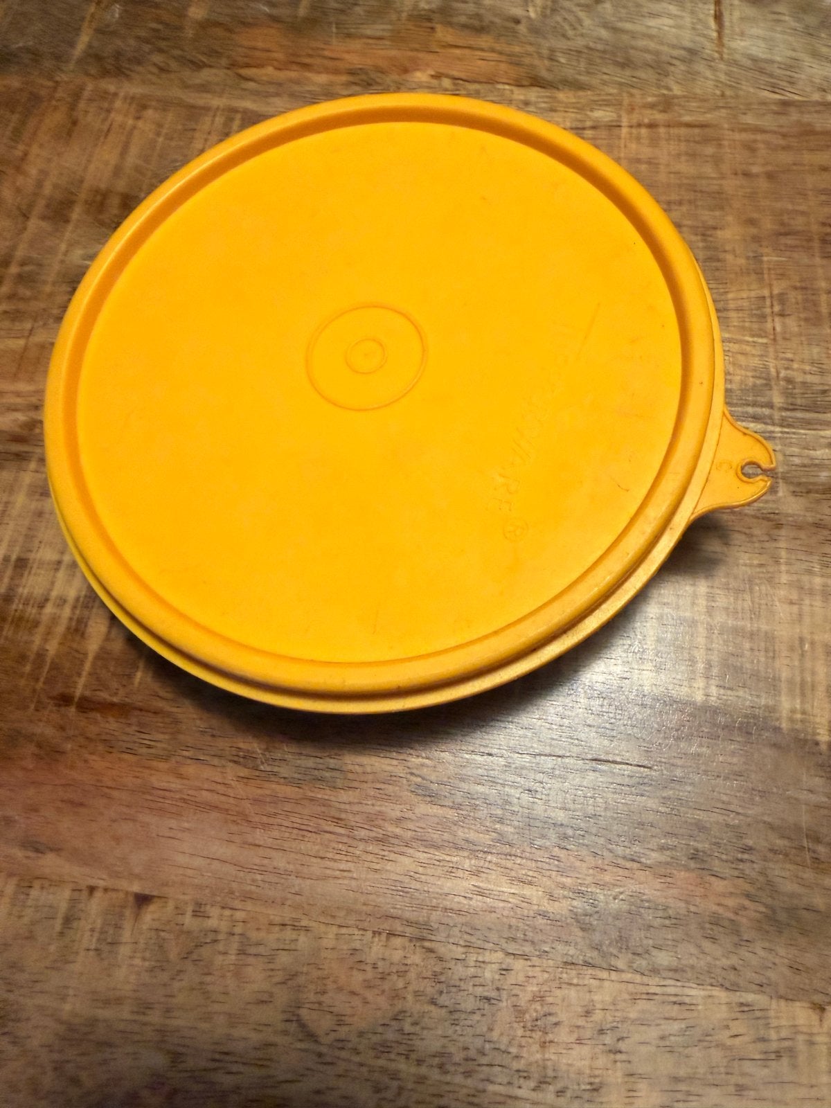 Tupperware bewaardoos met deksel - Oranje/Wit, Gebruikt, Bewaardoos, Oranje, Ophalen of Verzenden