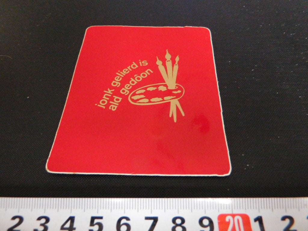 sticker jonk gelierd is ald gedôon, Ophalen, Zo goed als nieuw