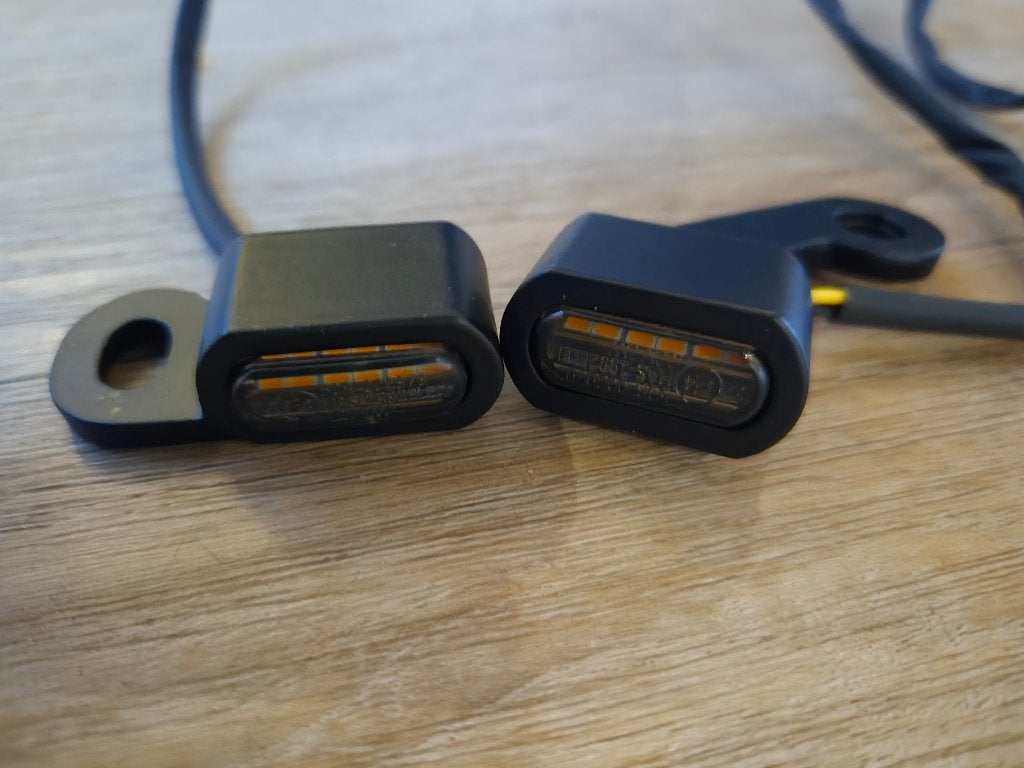 Knipperlichten Stuurmontage + E-keur 2*3 LED Sportster 04-23, Ophalen of Verzenden