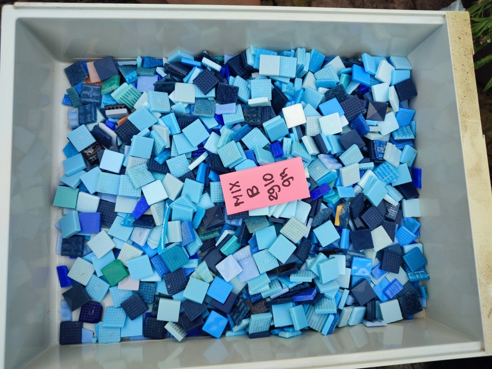 Blauwe mozaïek tegels 2x2 cm - 2910 gram, Gebruikt, Ophalen of Verzenden, Blauw, Steen of Keramiek