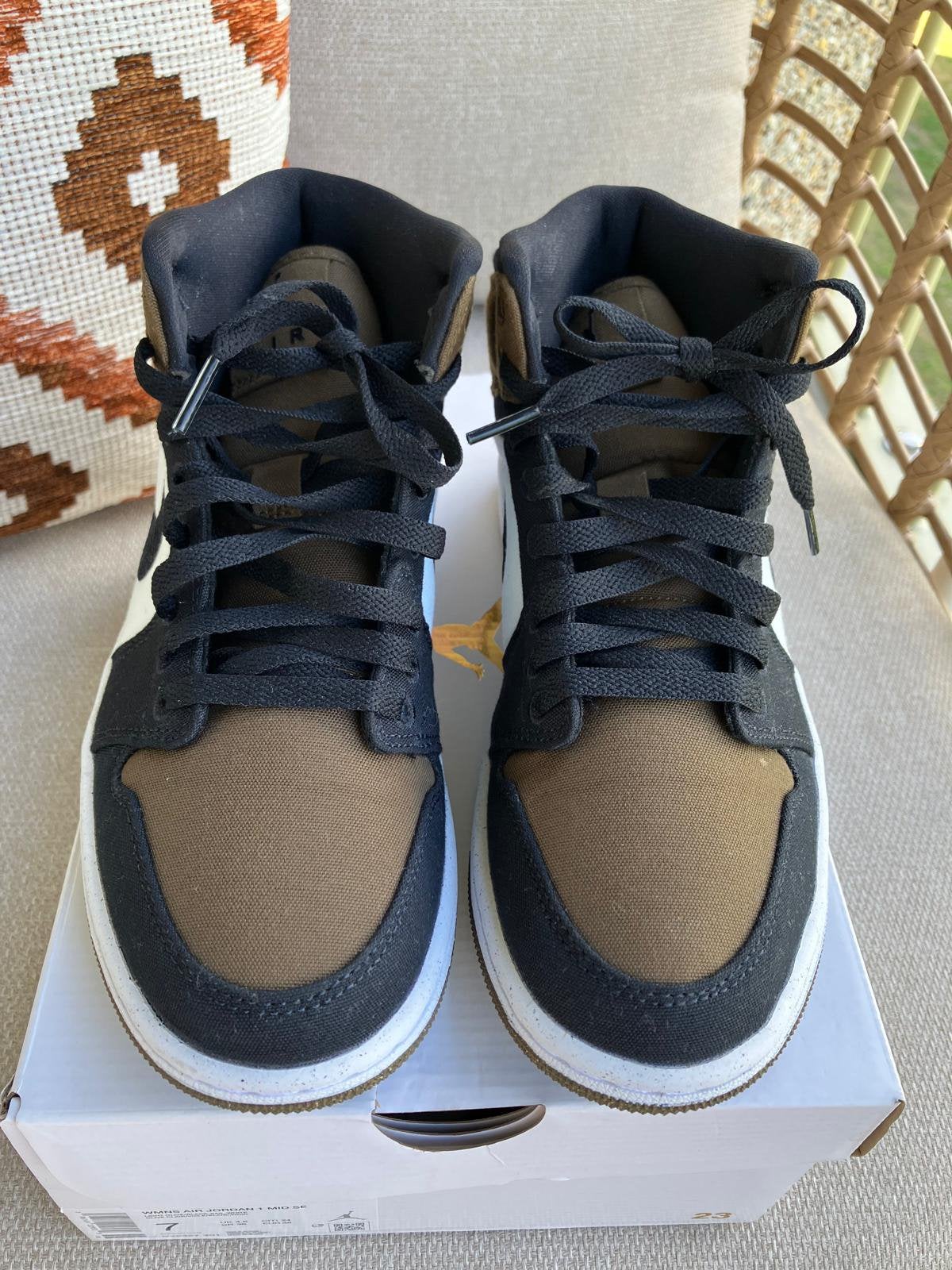 Nike Air Jordan 1 Mid SE Olive/Black/Sail maat 38 NIEUW, Ophalen of Verzenden, Zo goed als nieuw, Sneakers of Gympen