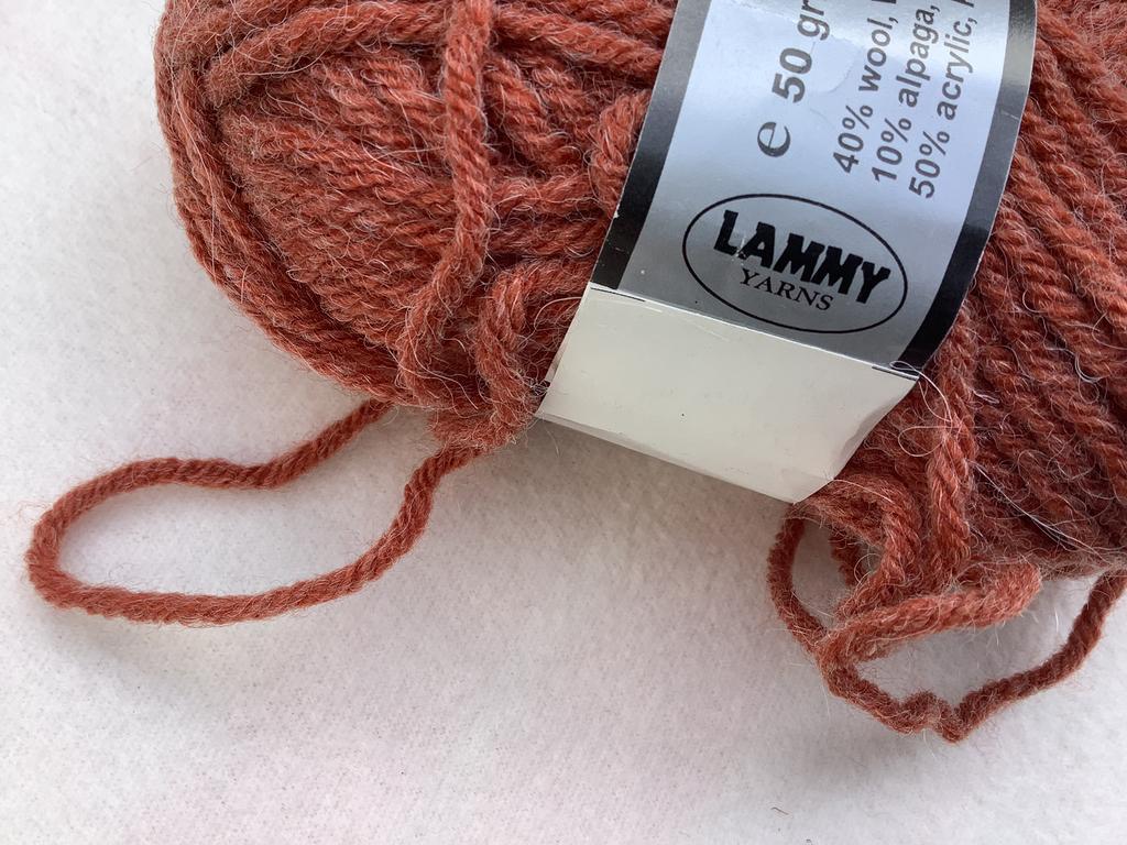 Lammy yarns wol, 11 bollen, roestbruin €18, Hobby en Vrije tijd, Breien en Haken, Ophalen of Verzenden, Nieuw, Breien of Haken
