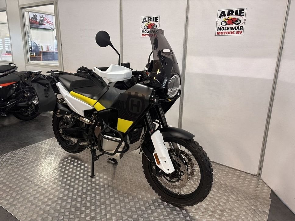Husqvarna NORDEN 901 (bj 2023), 2 cilinders, Motorrijbewijs A, Onbekend, Meer dan 35 kW