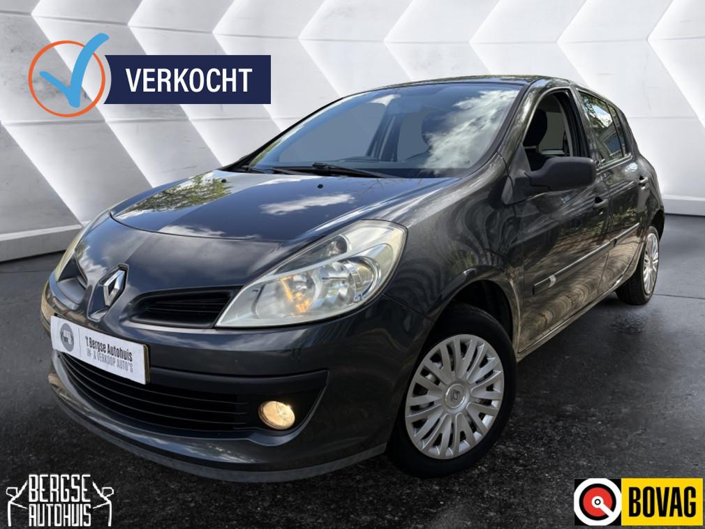Renault Clio 1.2 16V Special Line Airco Elek.R Trekhaak, Gebruikt, Zwart, 4 cilinders, Origineel Nederlands