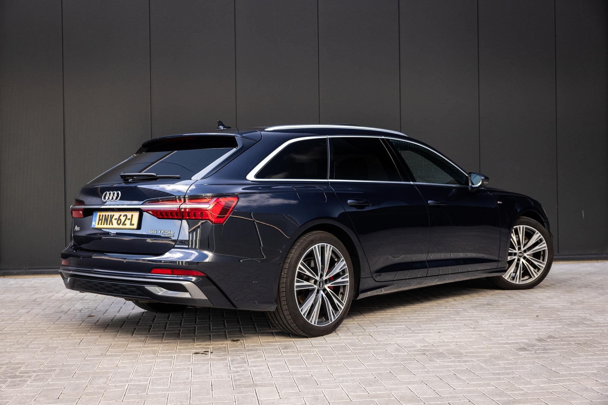 Audi A6 Avant 55 TFSI e quattro S edition Competition | SOH, Auto's, Automaat, Gebruikt, Euro 6, Hybride Elektrisch/Benzine