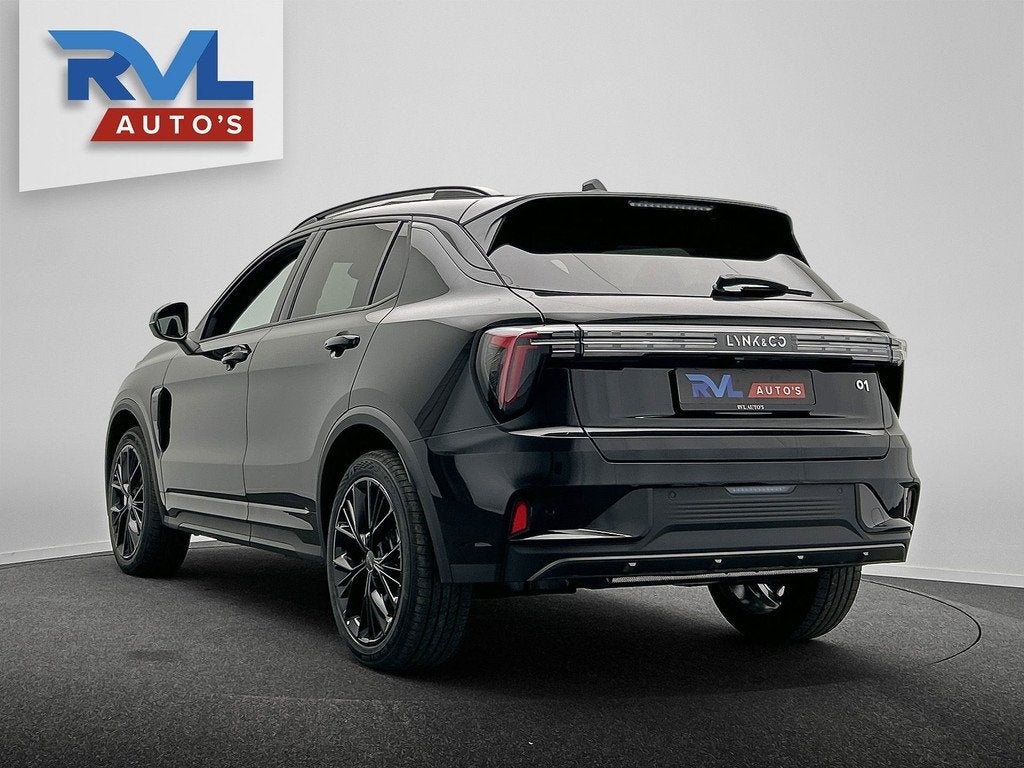 Lynk & Co 01 1.5 Core More Leder | Pano | Stoel+Stuurwielver, Auto's, Lynk & Co, Automatische klimaatregeling, 4 cilinders, Zwart