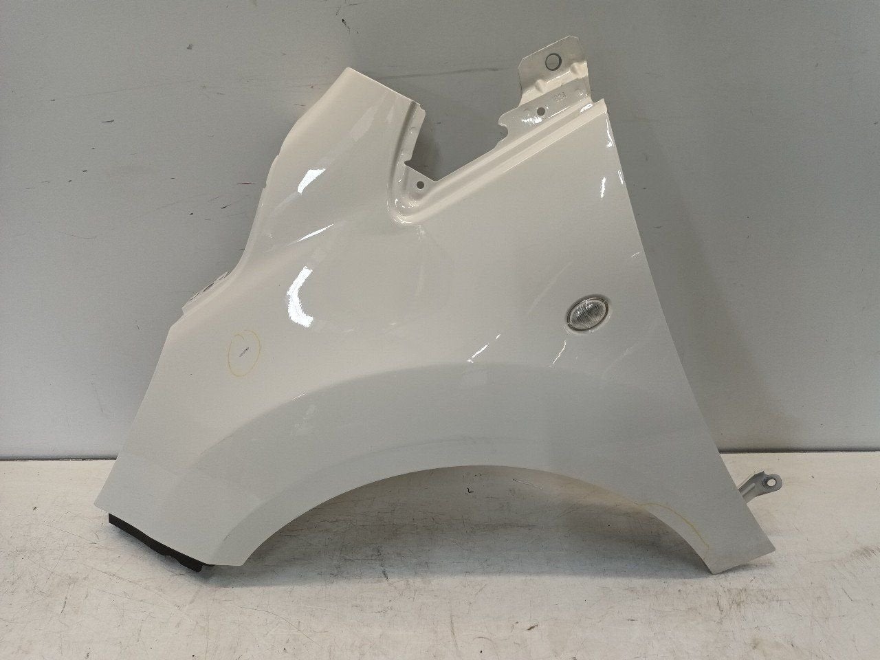 Spatbord links voor Ford Ka, Auto-onderdelen, Onderdelen@venauto.nl, Van der Ven Autorecycling B.V., Gebruikt, Ettenseweg 76, 4706 PB Roosendaal, The Netherlands