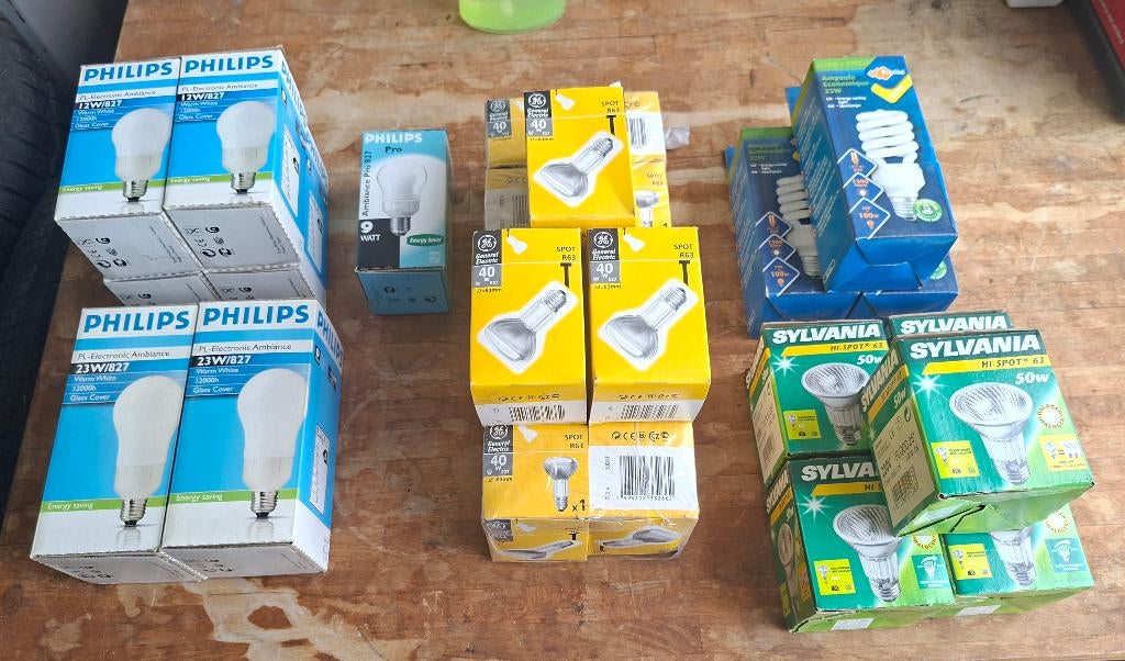 Verschillende soorten lampen fitting E27, 30 tot 60 watt, Nieuw, Spaarlamp, E27 (groot)
