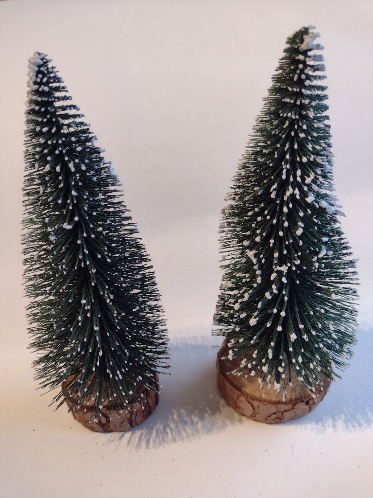 2 x dennenboom H 16 cm, Ophalen, Poppenhuis