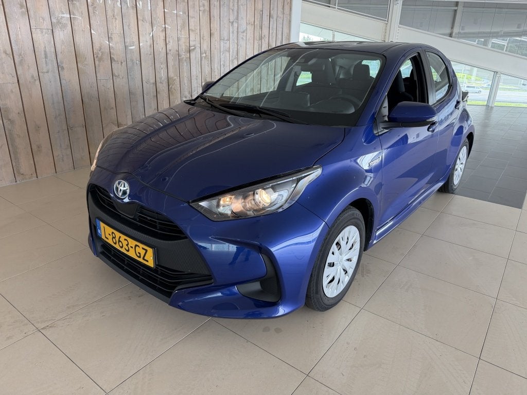 Toyota Yaris 1.5 Hybrid Active (bj 2021, automaat), Auto's, Automaat, 450 kg, Gebruikt, Euro 6