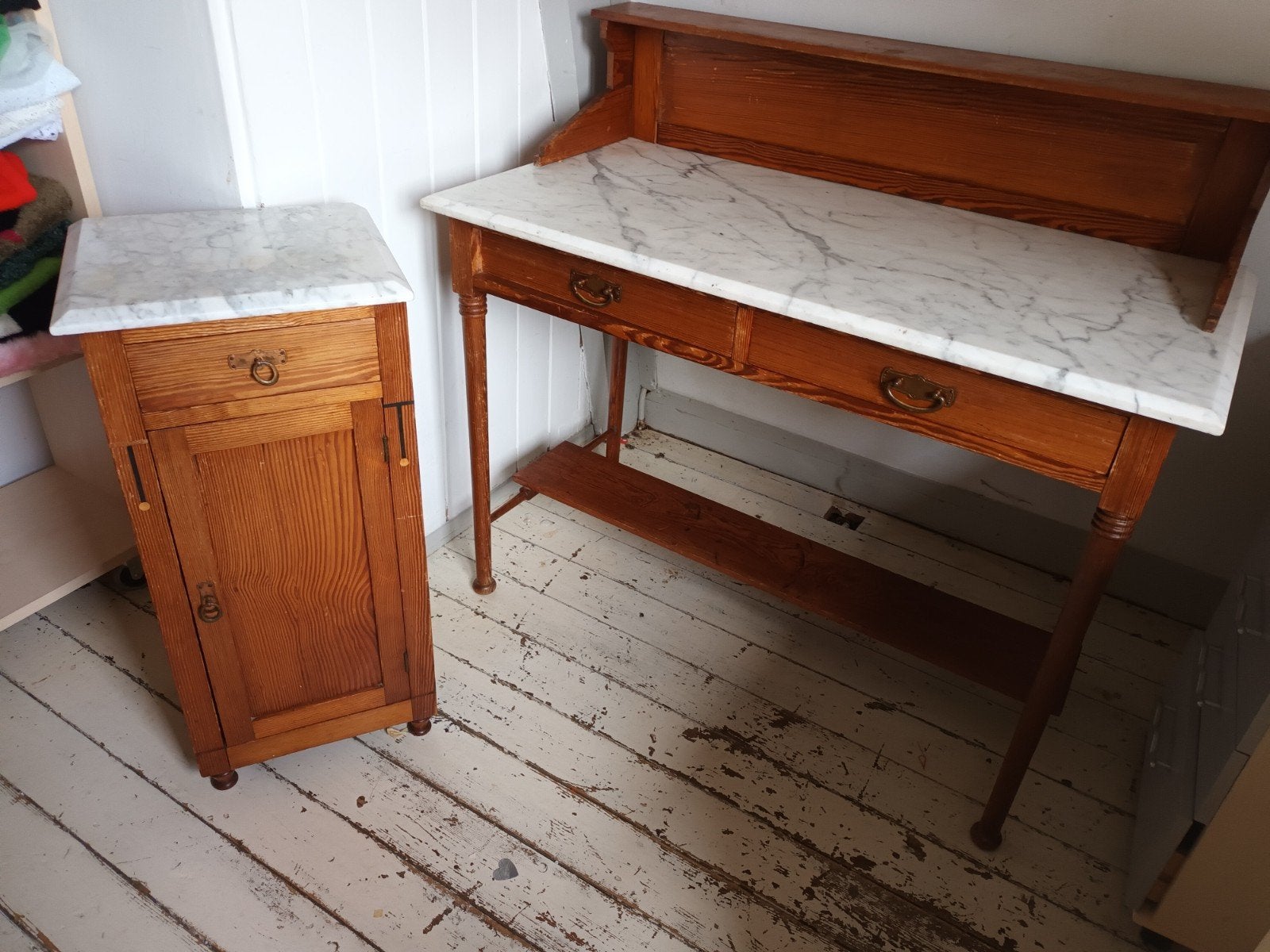 Vintage wastafelmeubel met marmeren blad en nachtkastje, Antiek en Kunst, Ophalen
