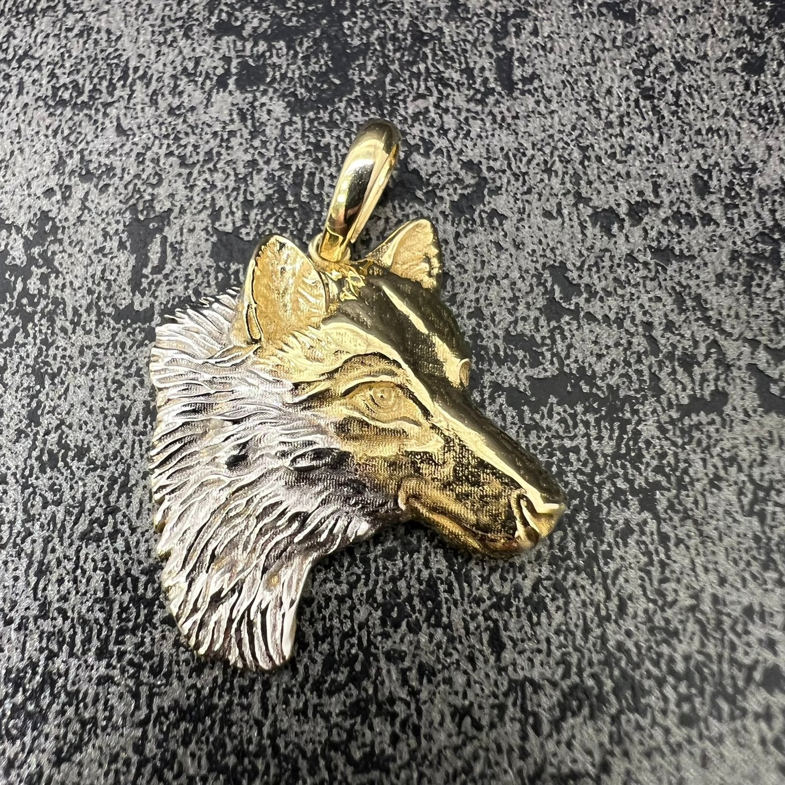 14 karaat gouden hanger wolf kop nieuw, Ophalen of Verzenden, Nieuw, Goud, Kruis of Symbool