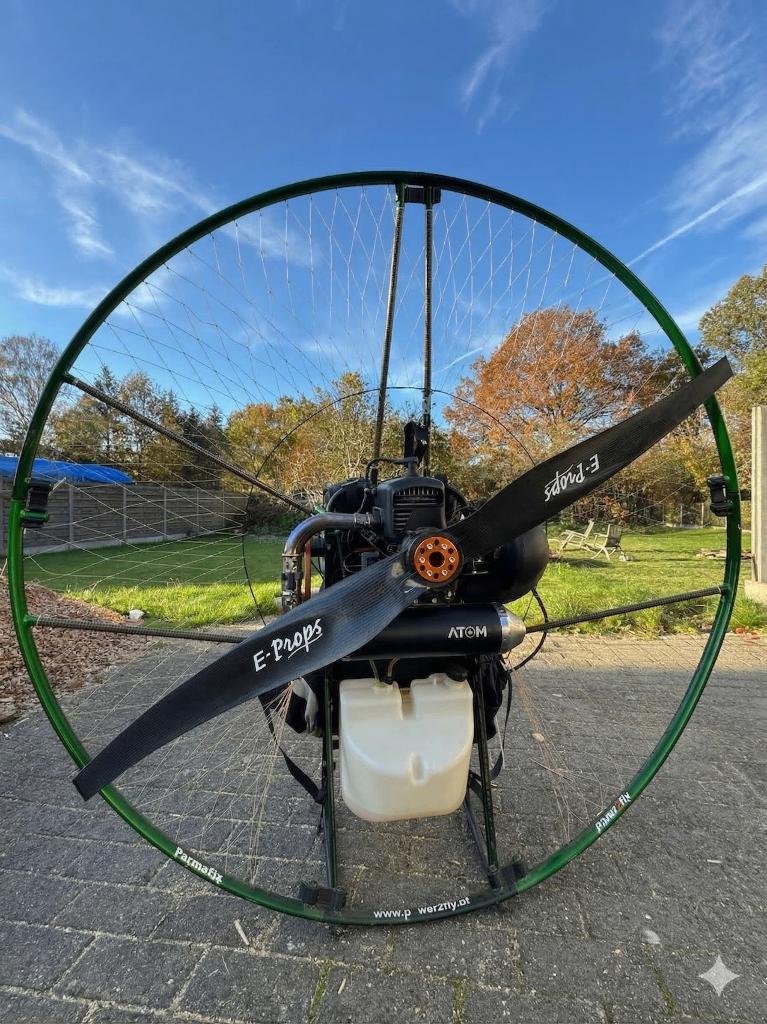 Paramotor Atom 80 Power2Fly, Sport en Fitness, Zweefvliegen en Paragliding, Ophalen of Verzenden, Overige typen