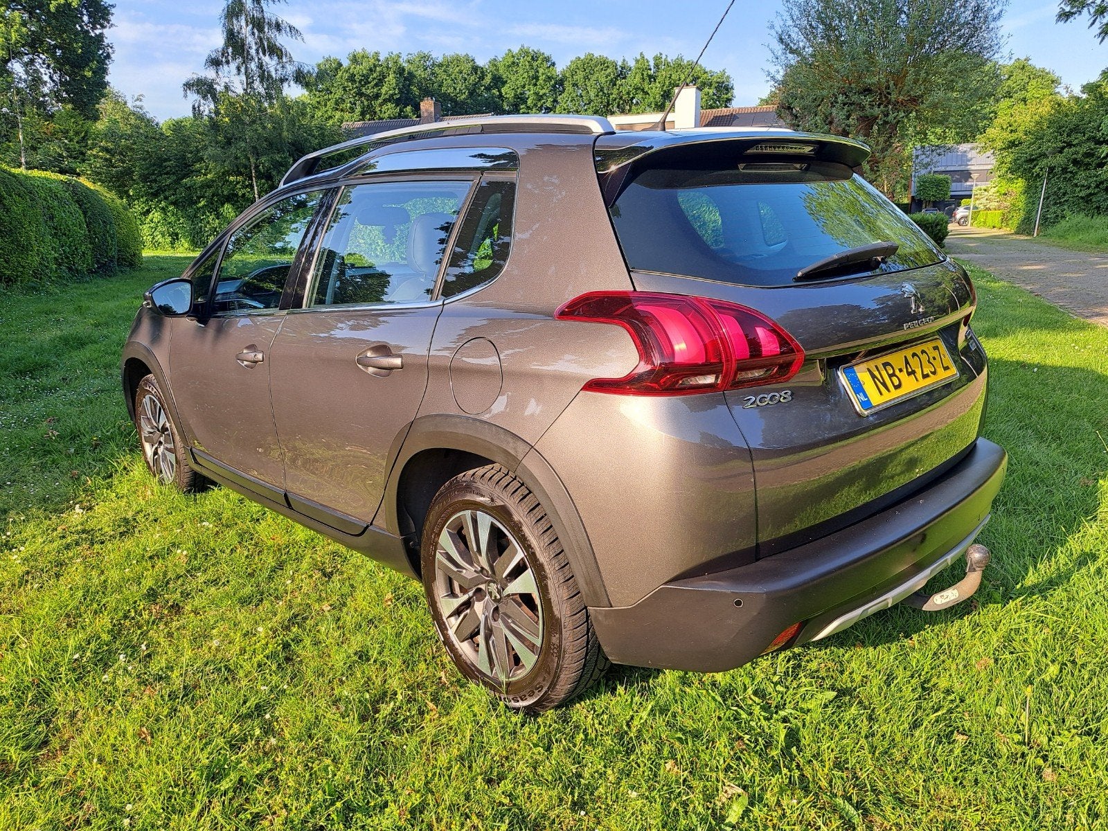 Peugeot 2008 1.2 E-vti 60KW Etg5 2017 Grijs, Auto's, 450 kg, 40 €/maand, Zwart, 1199 cc