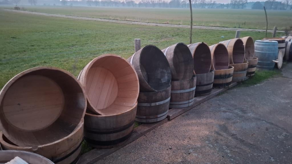 Robuuste eiken wijnvaten - plantenbakken / minivijver, Tuin en Terras, Ophalen, Gebruikt, Rond, 60 tot 100 cm
