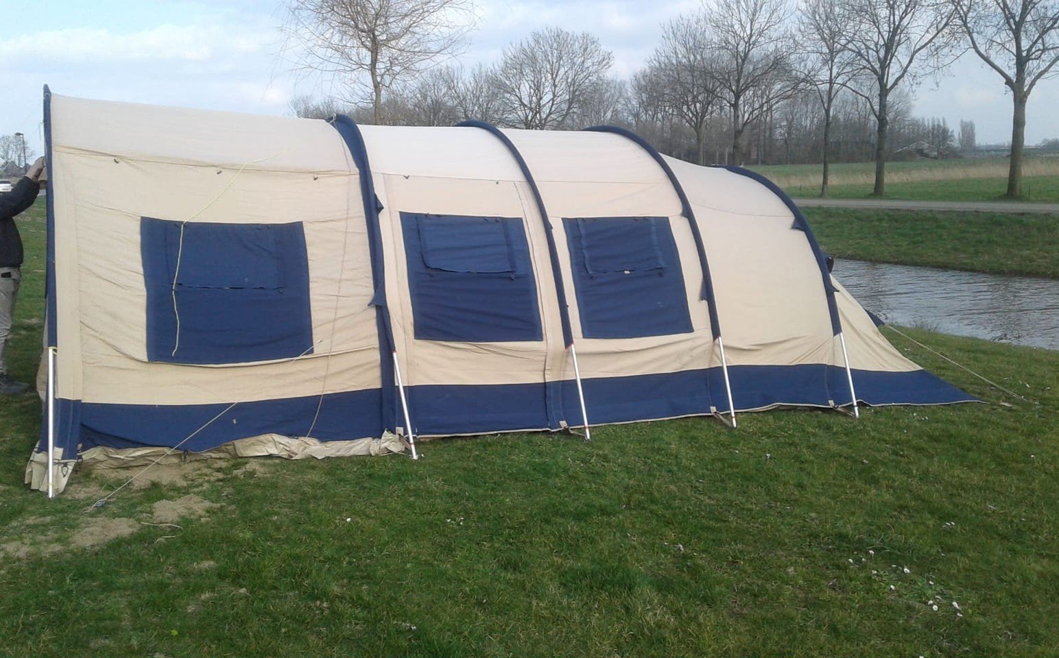 Vrijbuiter 8 persoons tunneltent, Caravans en Kamperen, Tenten, Gebruikt, Ophalen of Verzenden