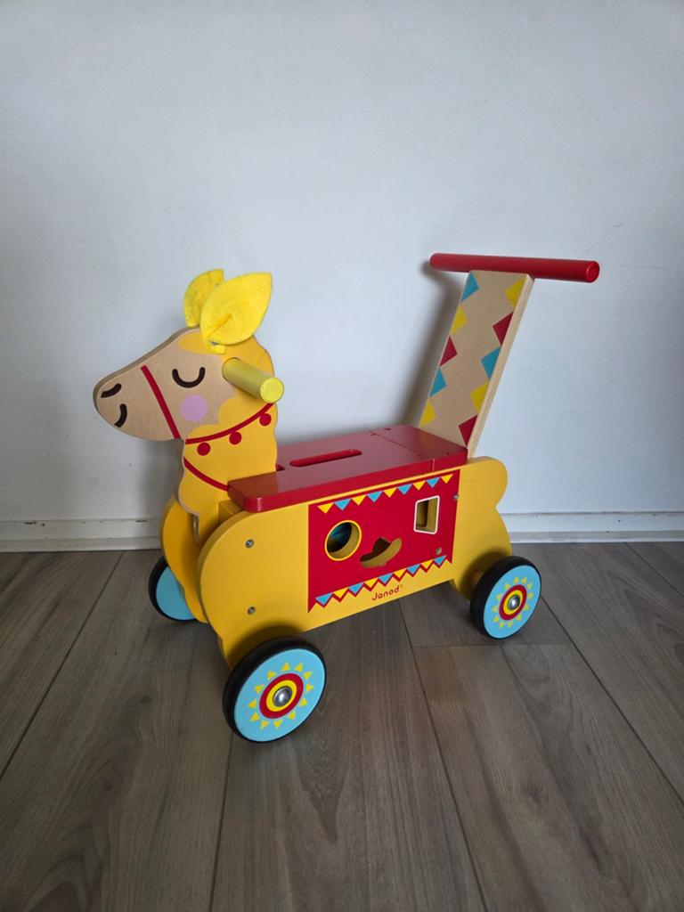 Houten loopwagen (lama) met vormenstoof van Janod, Ophalen, Gebruikt, Rij- of Hobbelspeelgoed