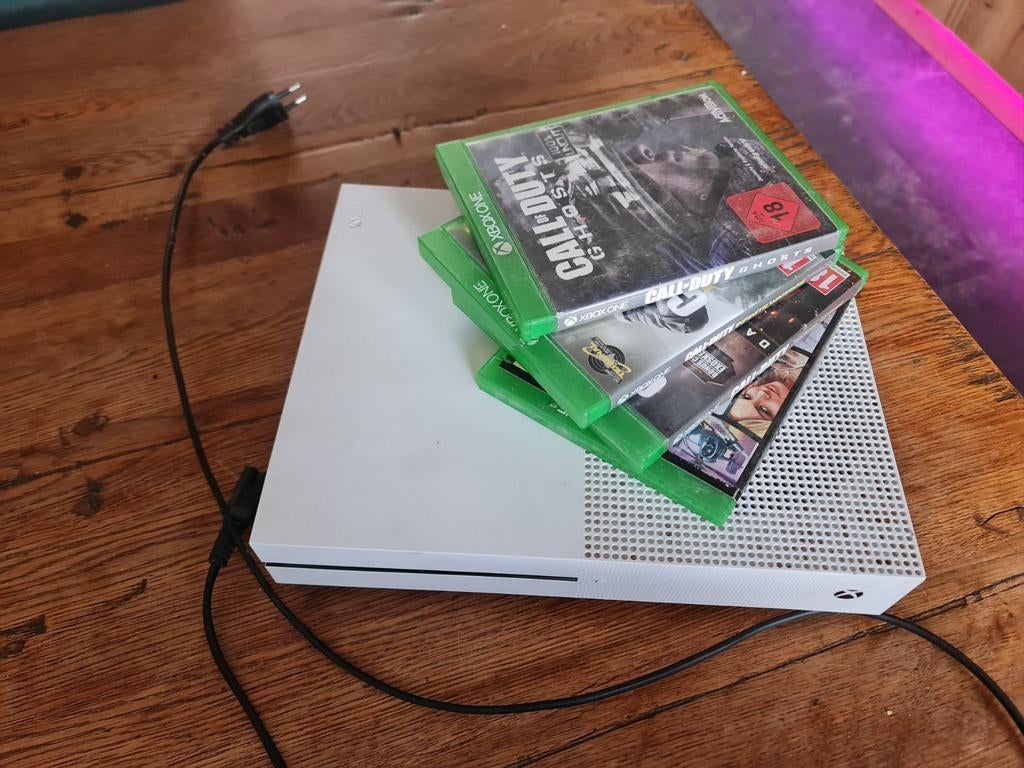 Xbox One S  1tb met 4 games en accupack, Ophalen of Verzenden, Gebruikt