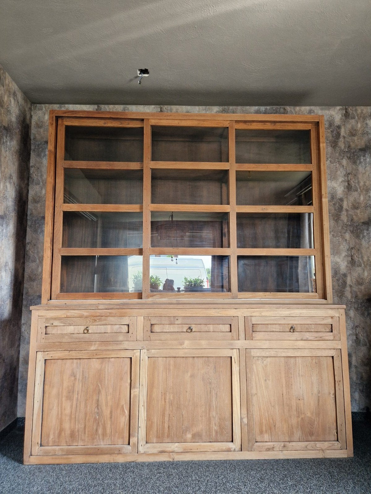 Handgemaakte Teak Kast met Glazen Schuifdeuren, Ophalen of Verzenden