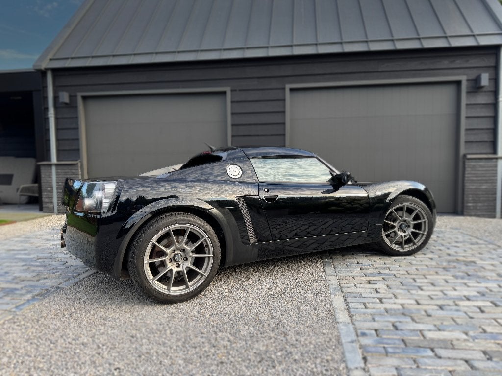 Foto 3 van Opel Speedster 2.2 zwart 2004 hardtop
