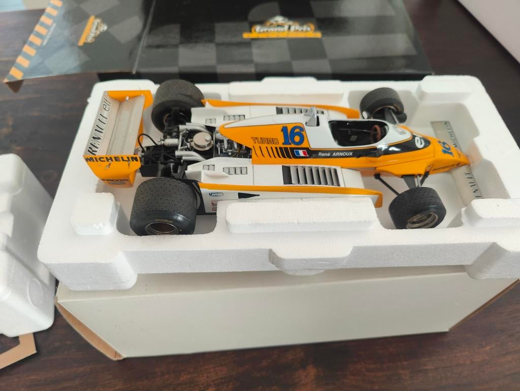 Exoto Renault RE-20 Turbo 1:18 modelauto, Hobby en Vrije tijd, Modelauto's | 1:18, Ophalen of Verzenden, Zo goed als nieuw, Auto