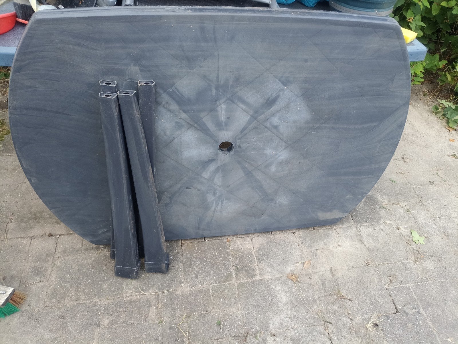 Grote kunststof tuintafel, Ophalen, Gebruikt, Kunststof