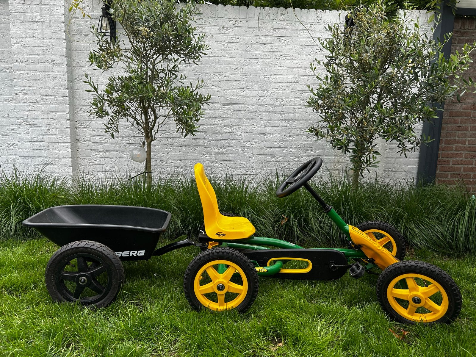 BERG  Buddy John Deere skelter met aanhanger, Kinderen en Baby's, Speelgoed | Buiten | Skelters, Ophalen, Zo goed als nieuw, Berg