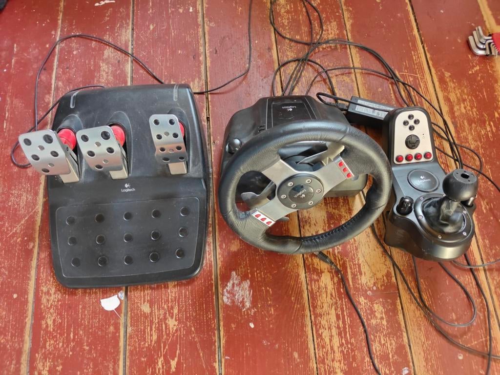 Logitech G27 racestuur, Spelcomputers en Games, Games | Overige, Gebruikt, Racen en Vliegen, 1 speler, Vanaf 3 jaar, Ophalen of Verzenden