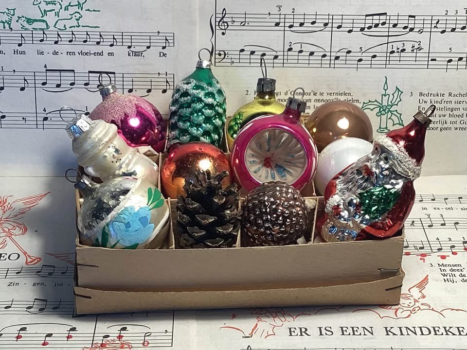 Oude kerstbal,ansichtkaart,verlichting,boeken,Puurnostalgie!, Ophalen of Verzenden, Gebruikt