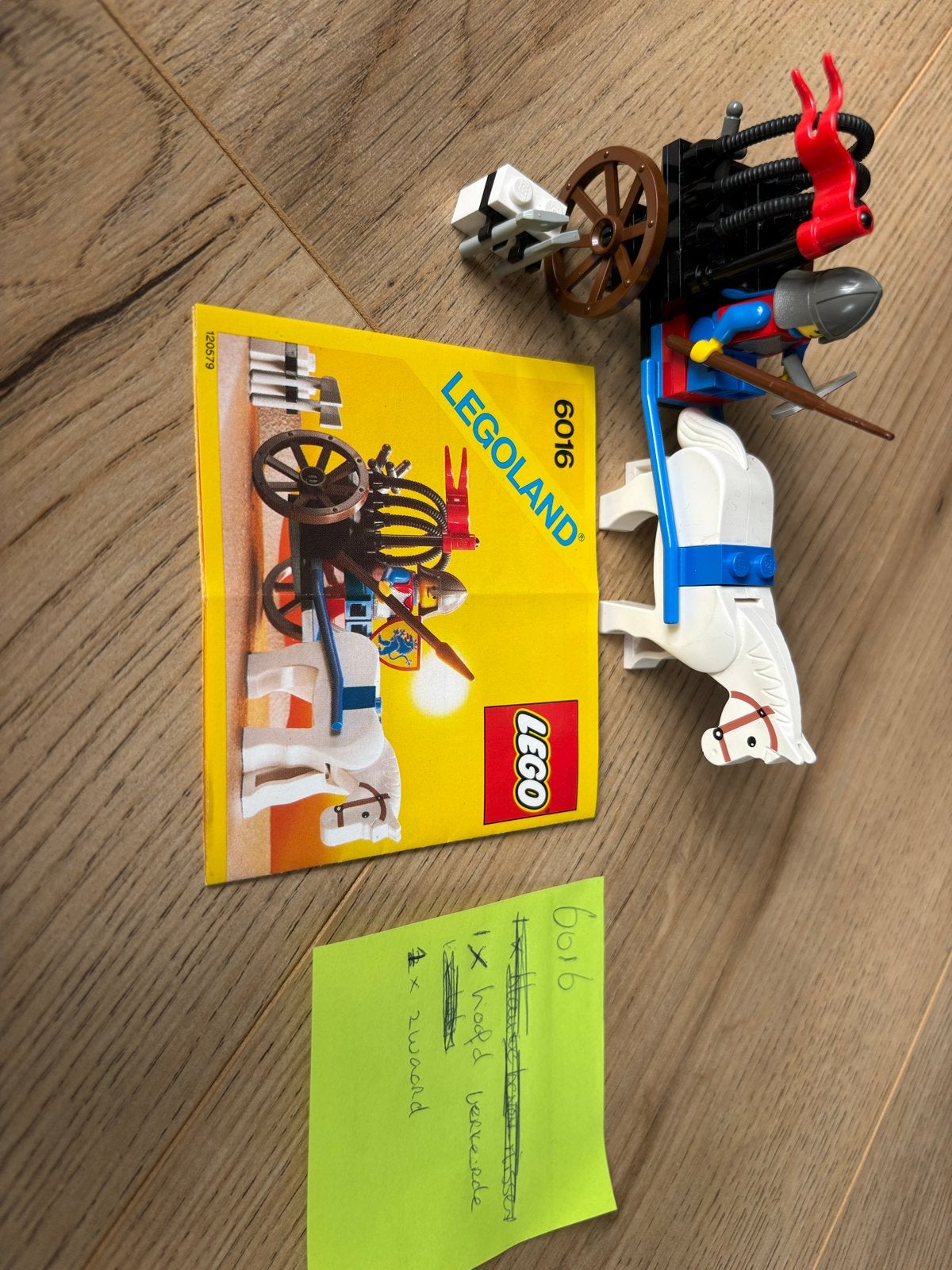 9984) Lego Legoland 6016 - Ridder met strijdwagen en paard, Kinderen en Baby's, Gebruikt, Lego, Ophalen of Verzenden, Castle