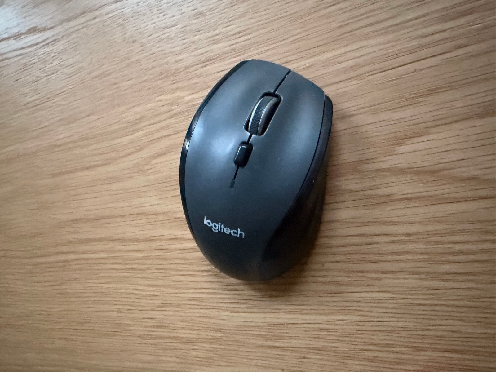 Logitech Muis - Draadloos en Ergonomisch, Computers en Software, Muizen, Gebruikt, Muis, Rechtshandig, Draadloos, Ergonomisch