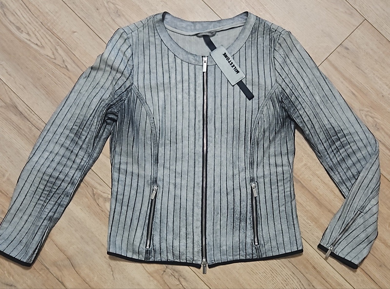 Milestone Leren Jasje Lichtgrijs/Grijs Maat 42 valt kleiner, Kleding | Dames, Jasjes, Kostuums en Pakken, Zo goed als nieuw, Maat 38/40 (M)