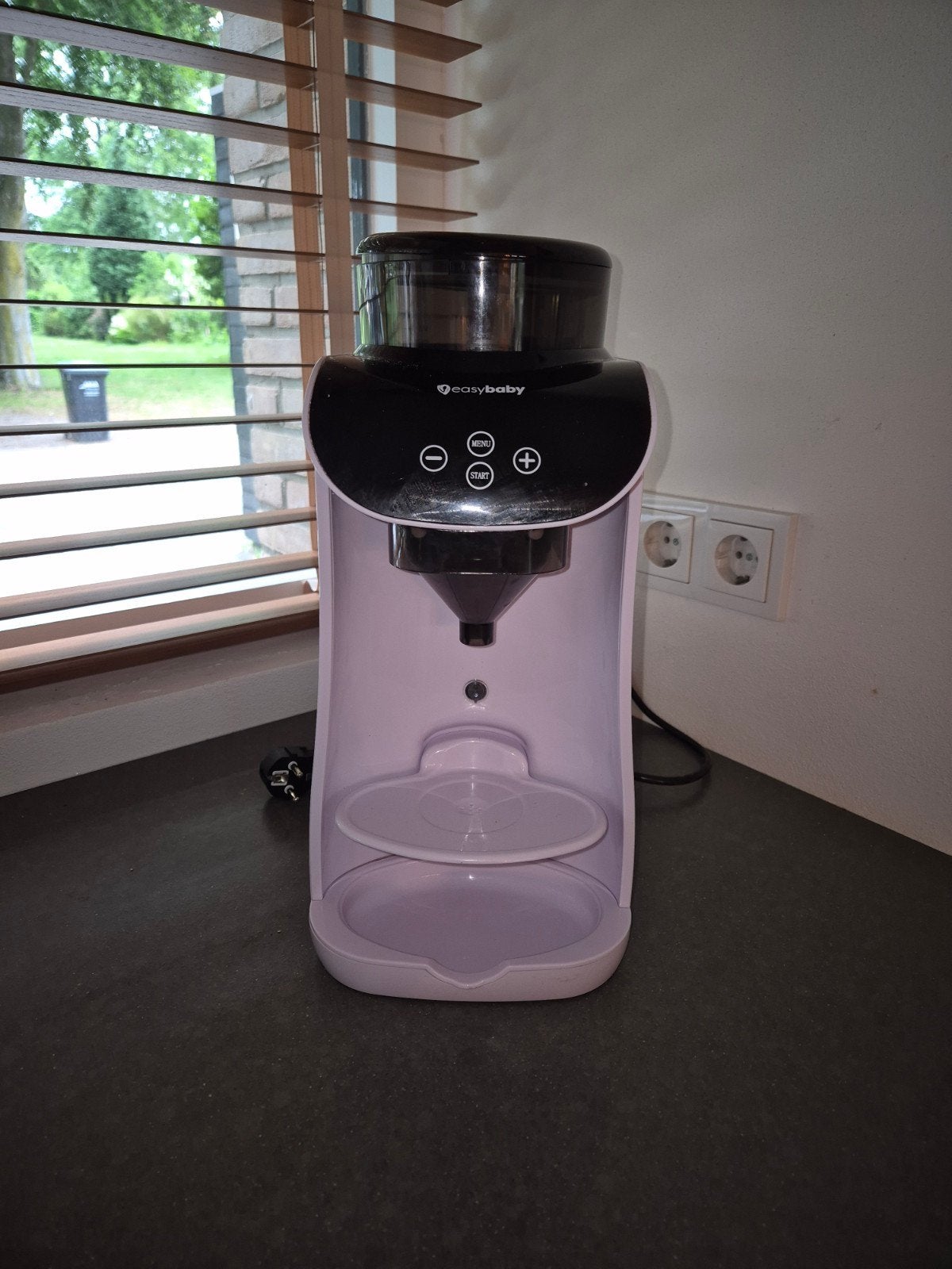Easybaby milk maker flessenverwarmer (zwart/wit), Ophalen, Gebruikt, Flessen- of potjesverwarmer
