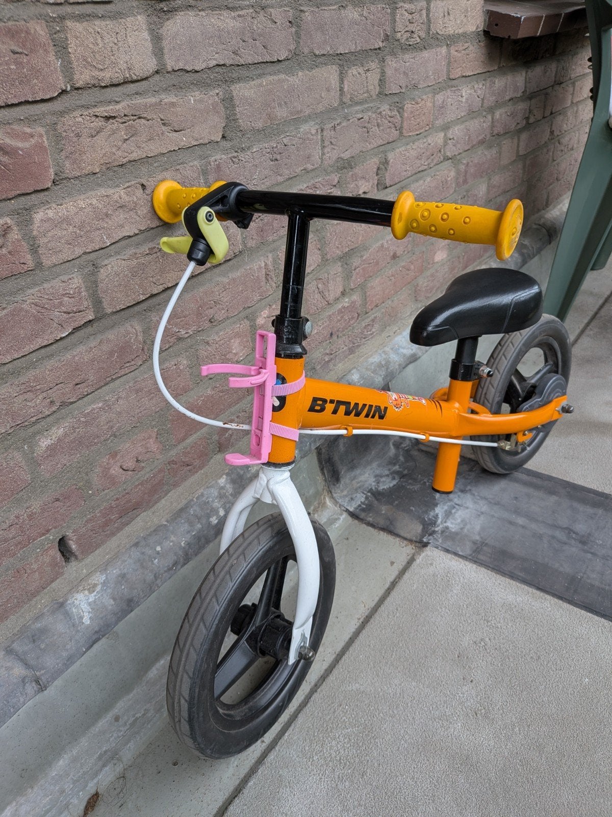 B'TWIN loopfiets oranje - perfect voor jonge beginners, Ophalen, B'TWIN, Gebruikt, Velgrem