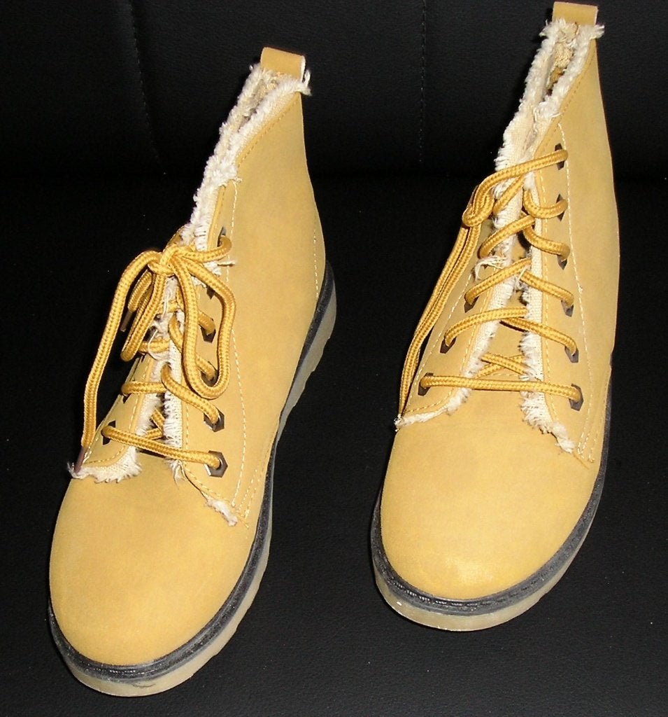 Dames enkellaarsjes Sosana. Maat 39., Beige, Lage of Enkellaarzen, Nieuw, Ophalen of Verzenden