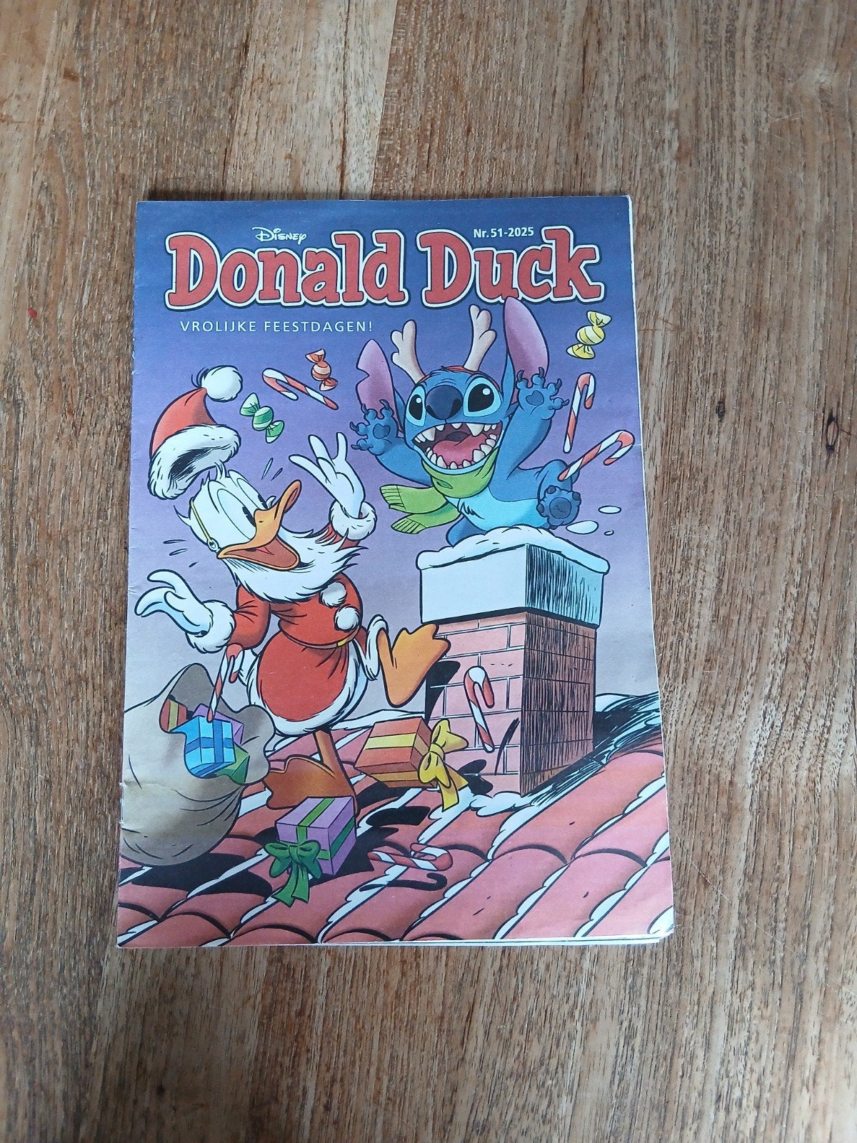 Donald Duck Vrolijke Feestdagen Nr. 51-2025, Boeken, Eén stripboek, Ophalen of Verzenden, Gelezen, Walt Disney