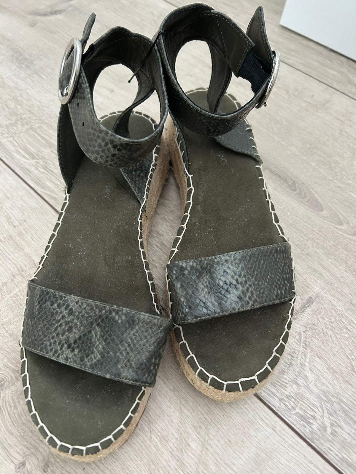 Groene zomer sandalen, Zo goed als nieuw, Groen, Sandalen of Muiltjes, Ophalen of Verzenden