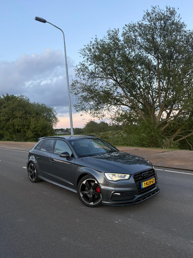 Audi A3 1.8 Tfsi voll s3 uitvoering, in vol optie’s!, Zwart, 4 cilinders, Origineel Nederlands, Particulier