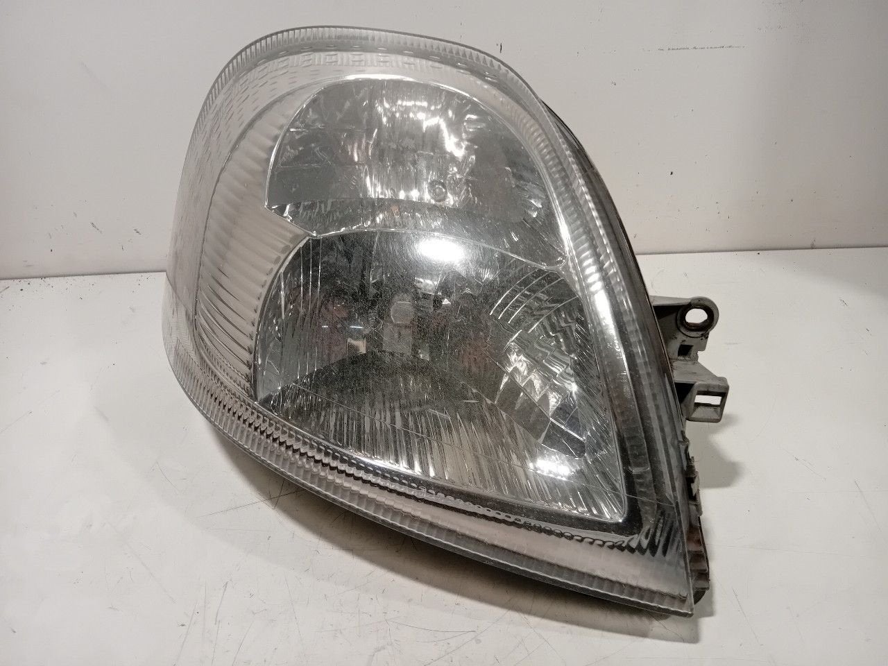 Koplamp rechts Renault Master, Onderdelen@venauto.nl, Van der Ven Autorecycling B.V., Gebruikt, Ettenseweg 76, 4706 PB Roosendaal, The Netherlands